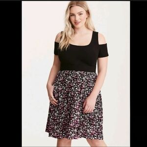 EUC Torrid Cold Shoulder Black and Floral Dress